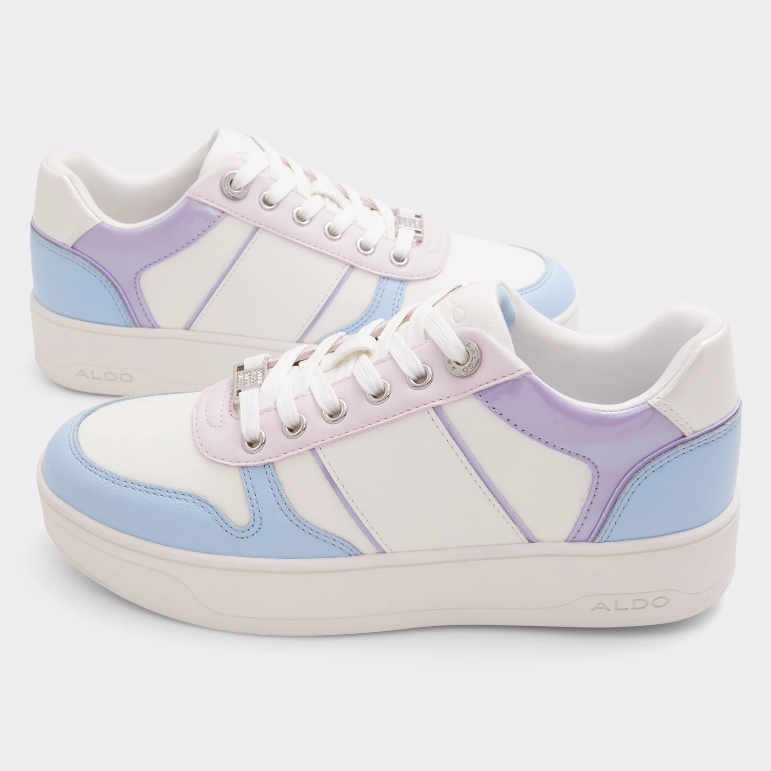 Clubhouse-lLow Top Sneaker - Flatform 4 Clubhouse-lLow Top Sneaker - Flatform - Image 2