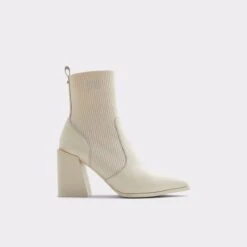 Flexible SolesGaninaChelsea Boot - Block Heel