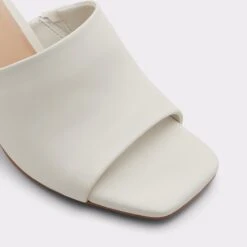 &New NewHaransMule -The Aldo Shop harans white 121 001 043 alt4 sq gy 2000x2000