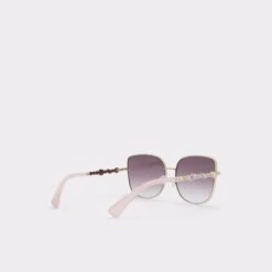 &New Mechaly Square Sunglasses for Women - Versatile Metal Frame -The Aldo Shop mechaly gold 710 alt2 sq gy 2000x2000