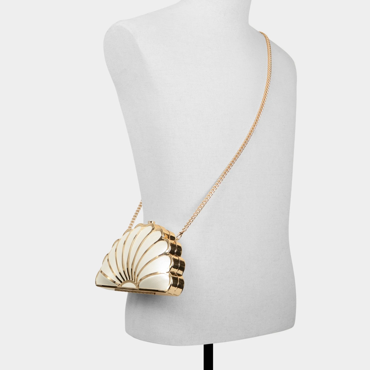 Aldo Arielclutch: Ariel-Inspired Shell-Shaped Clutch with Pearl Clasp 6 Aldo Arielclutch: Ariel-Inspired Shell-Shaped Clutch with Pearl Clasp - Image 4