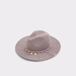 &New Serrabaen Women's Statement Hat